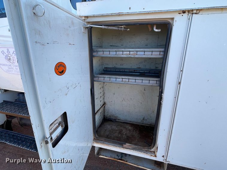 image for item DN4553 2005 International 4300  bucket truck