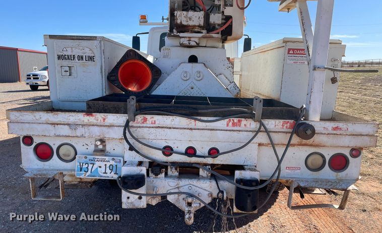 image for item DN4553 2005 International 4300  bucket truck