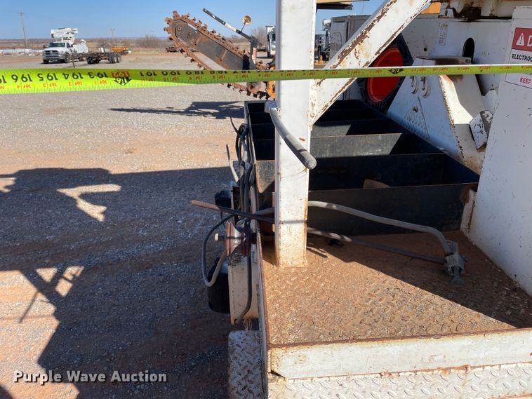 image for item DN4553 2005 International 4300  bucket truck