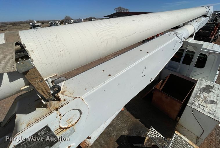 image for item DN4553 2005 International 4300  bucket truck