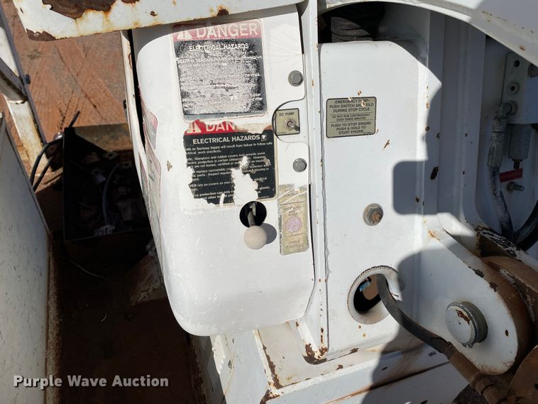 image for item DN4553 2005 International 4300  bucket truck