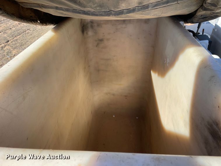 image for item DN4553 2005 International 4300  bucket truck