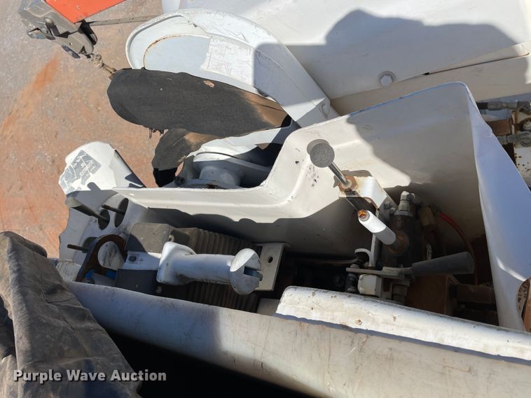 image for item DN4553 2005 International 4300  bucket truck