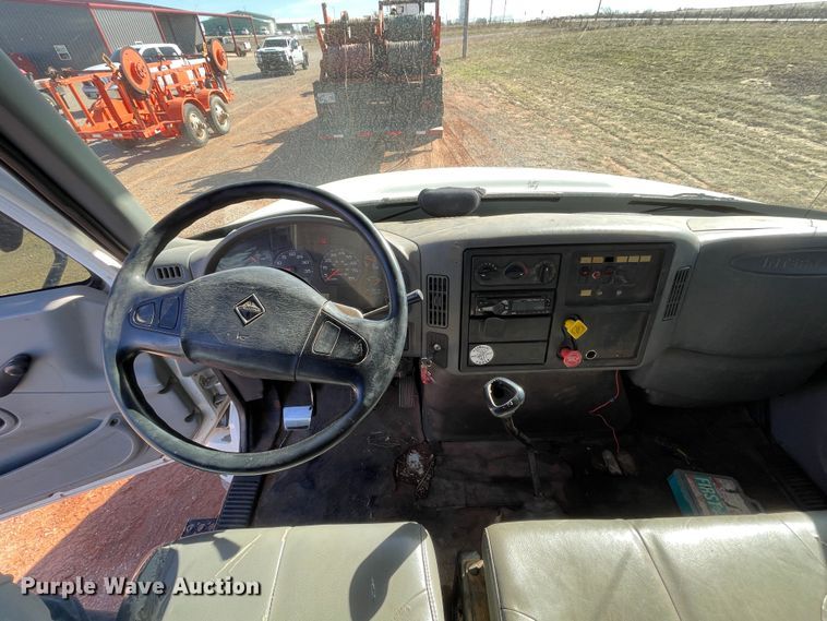 image for item DN4553 2005 International 4300  bucket truck