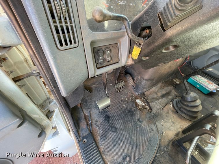 image for item DN4553 2005 International 4300  bucket truck