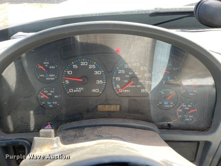 image for item DN4553 2005 International 4300  bucket truck