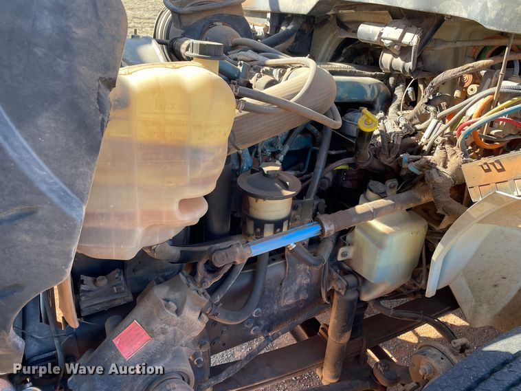 image for item DN4553 2005 International 4300  bucket truck