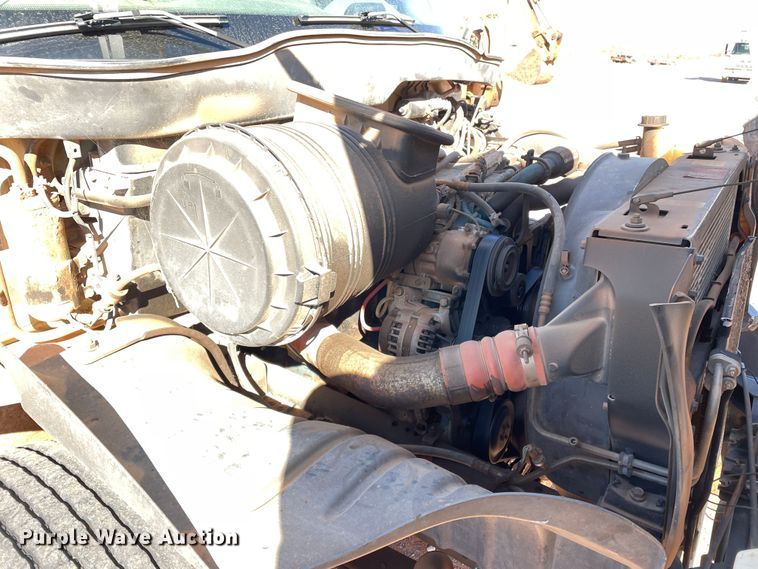 image for item DN4553 2005 International 4300  bucket truck