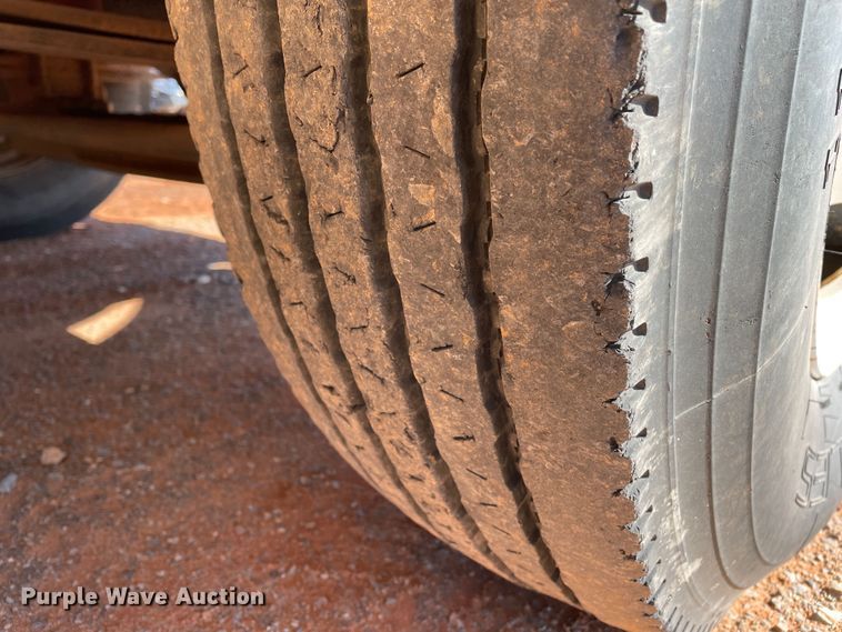 image for item DN4553 2005 International 4300  bucket truck