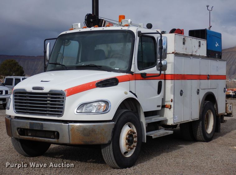 image for item DN6298 2004 Freightliner M2  utility / service truck