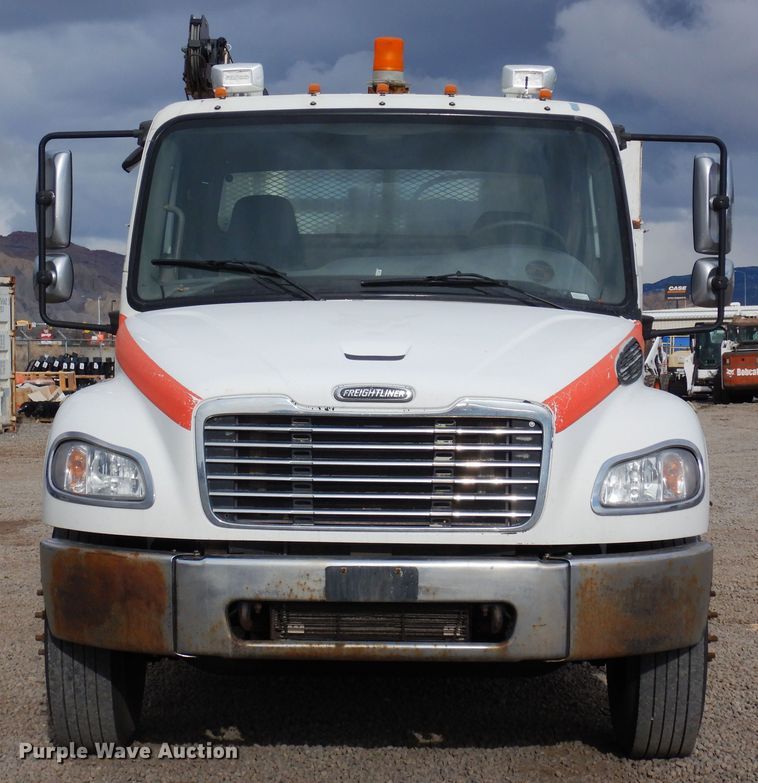 image for item DN6298 2004 Freightliner M2  utility / service truck