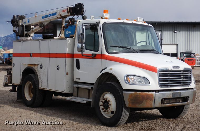 image for item DN6298 2004 Freightliner M2  utility / service truck