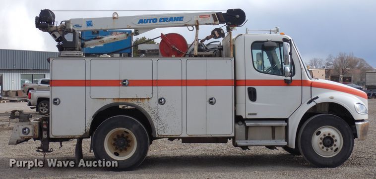 image for item DN6298 2004 Freightliner M2  utility / service truck