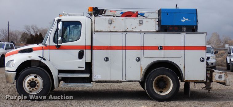 image for item DN6298 2004 Freightliner M2  utility / service truck