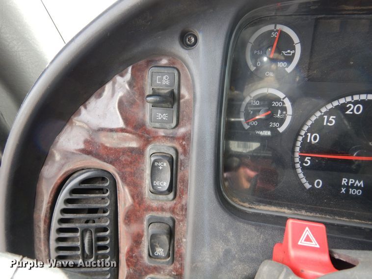 image for item DN6298 2004 Freightliner M2  utility / service truck