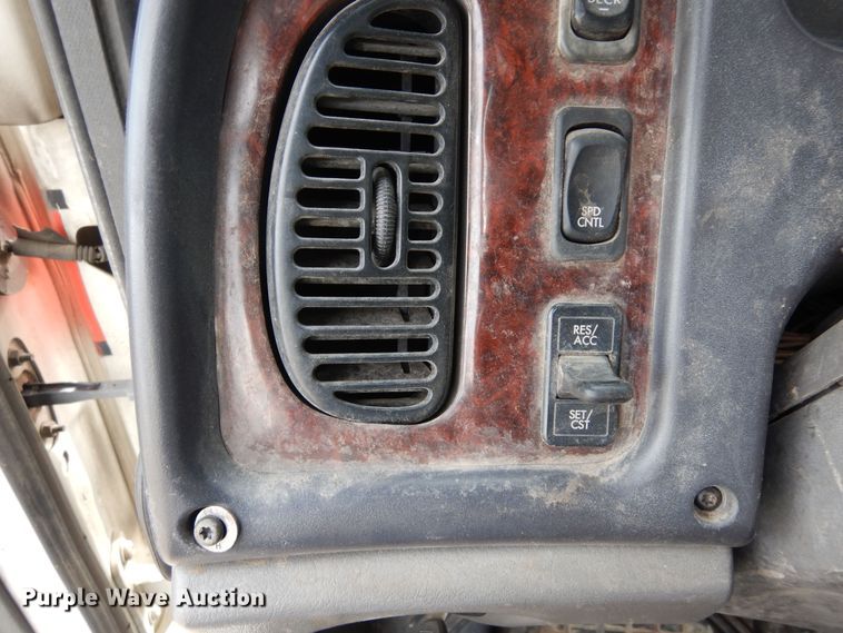 image for item DN6298 2004 Freightliner M2  utility / service truck