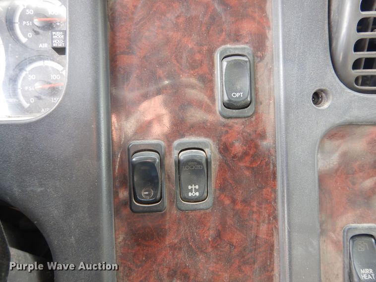 image for item DN6298 2004 Freightliner M2  utility / service truck