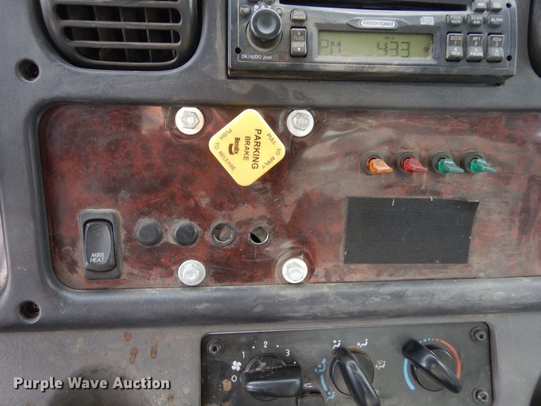 image for item DN6298 2004 Freightliner M2  utility / service truck