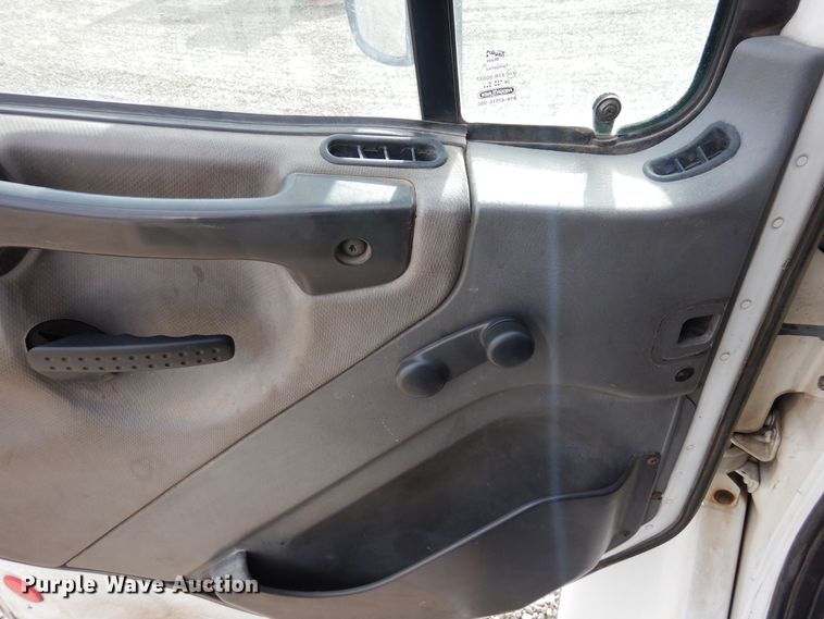 image for item DN6298 2004 Freightliner M2  utility / service truck