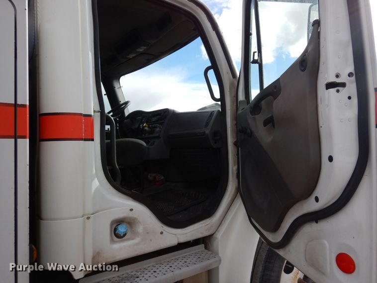 image for item DN6298 2004 Freightliner M2  utility / service truck