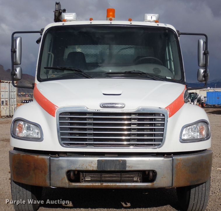 image for item DN6298 2004 Freightliner M2  utility / service truck
