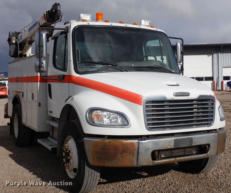 image for item DN6298 2004 Freightliner M2  utility / service truck