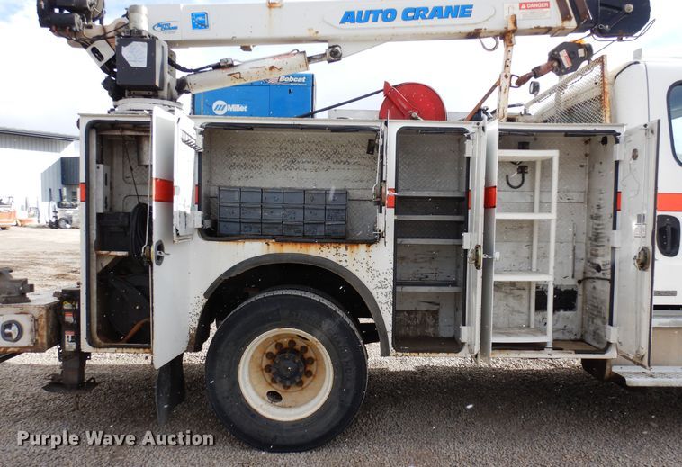 image for item DN6298 2004 Freightliner M2  utility / service truck