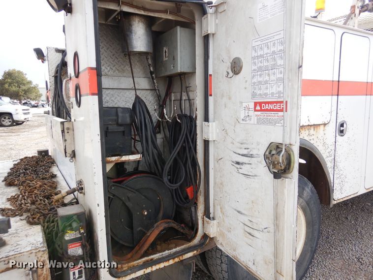 image for item DN6298 2004 Freightliner M2  utility / service truck