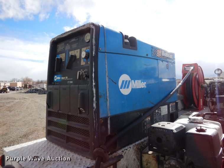 image for item DN6298 2004 Freightliner M2  utility / service truck