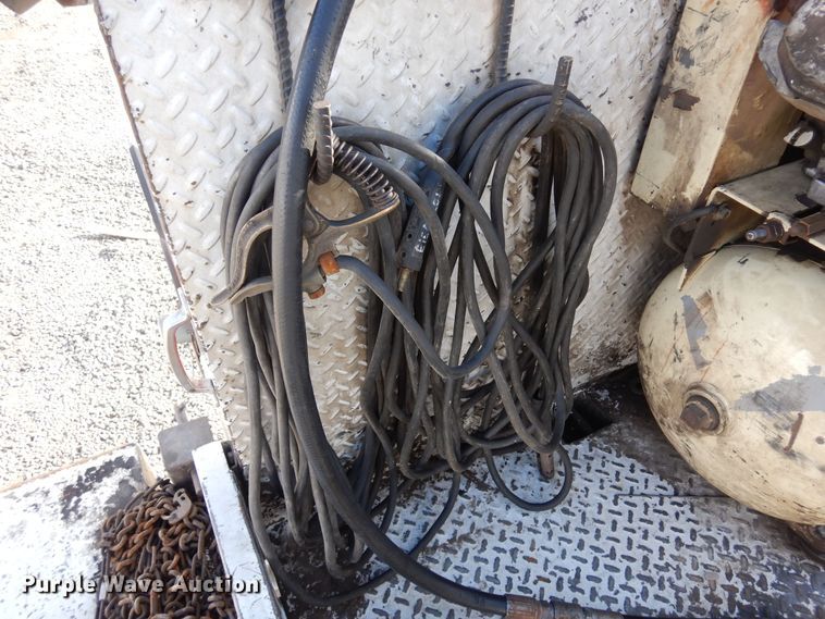 image for item DN6298 2004 Freightliner M2  utility / service truck