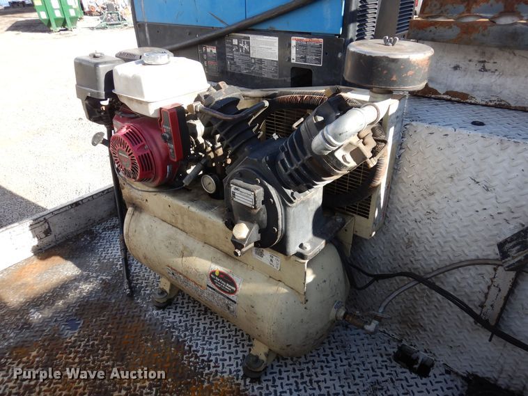 image for item DN6298 2004 Freightliner M2  utility / service truck