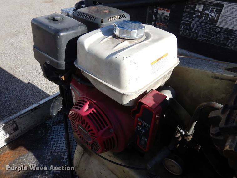 image for item DN6298 2004 Freightliner M2  utility / service truck