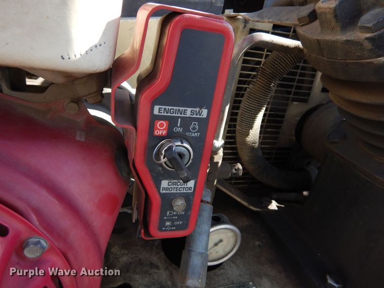 image for item DN6298 2004 Freightliner M2  utility / service truck