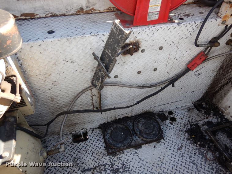 image for item DN6298 2004 Freightliner M2  utility / service truck