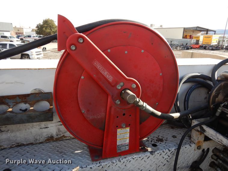 image for item DN6298 2004 Freightliner M2  utility / service truck