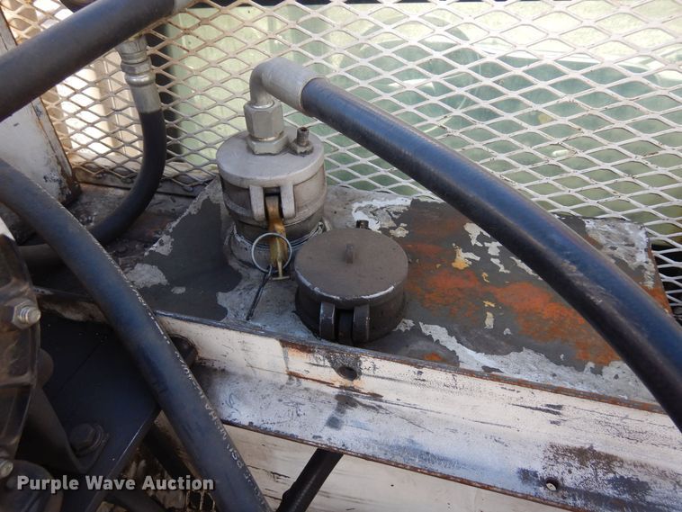 image for item DN6298 2004 Freightliner M2  utility / service truck