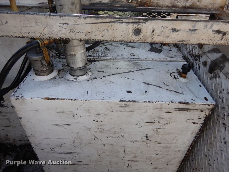 image for item DN6298 2004 Freightliner M2  utility / service truck