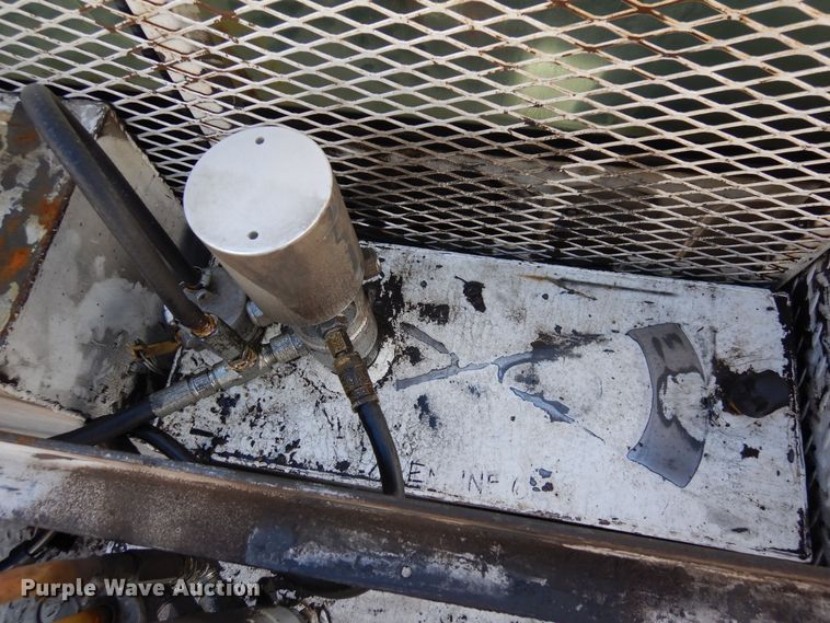 image for item DN6298 2004 Freightliner M2  utility / service truck