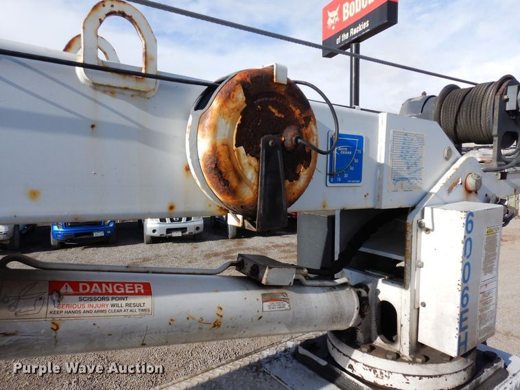 image for item DN6298 2004 Freightliner M2  utility / service truck