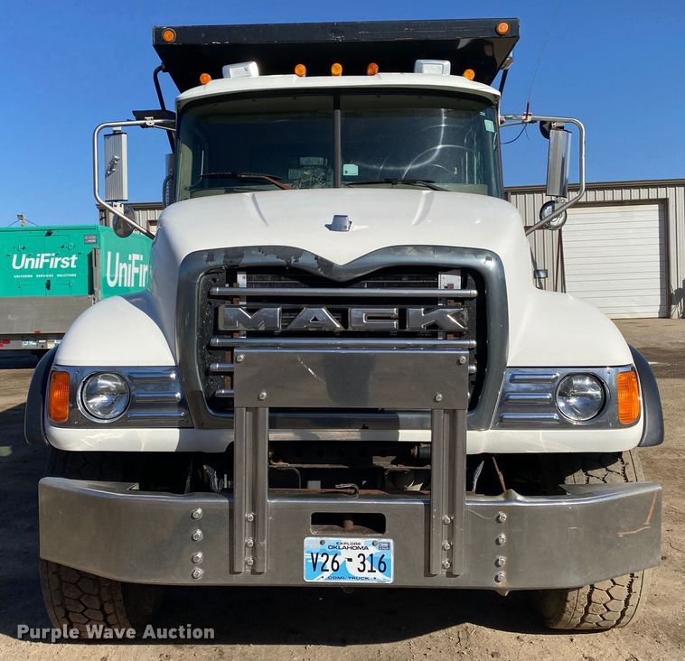 image for item DN8190 2005 Mack CV713  dump truck