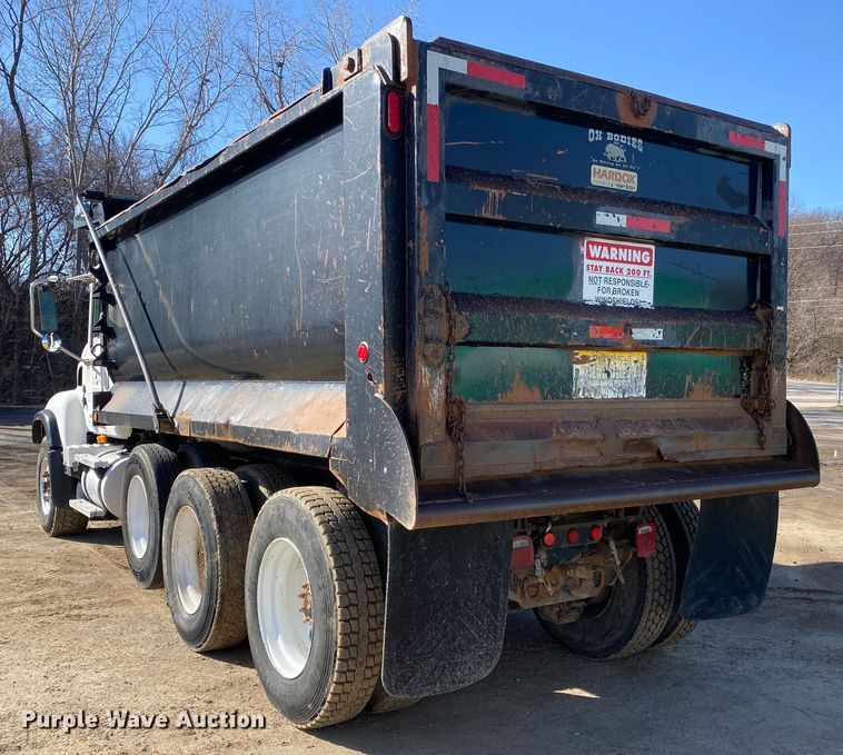 image for item DN8190 2005 Mack CV713  dump truck