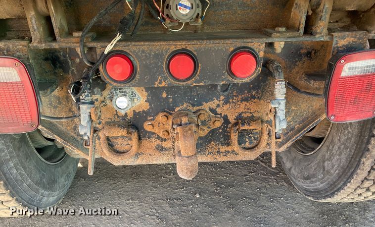 image for item DN8190 2005 Mack CV713  dump truck