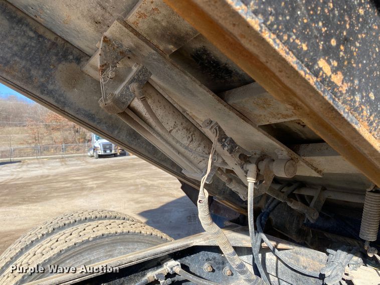 image for item DN8190 2005 Mack CV713  dump truck