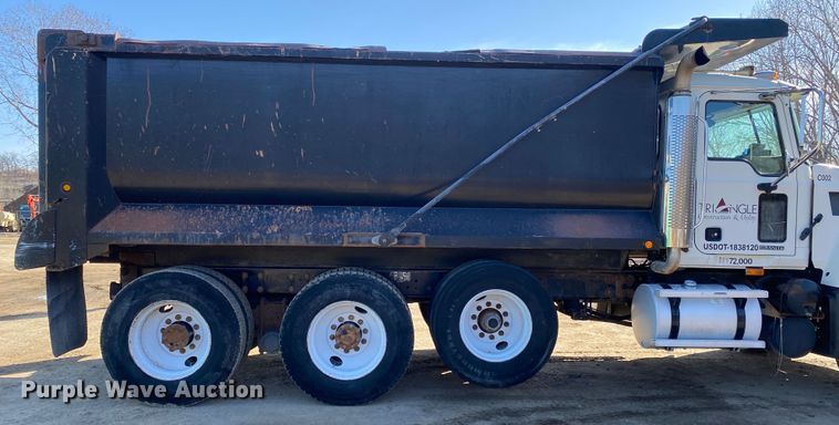 image for item DN8190 2005 Mack CV713  dump truck