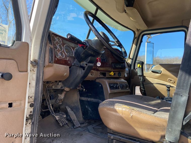 image for item DN8190 2005 Mack CV713  dump truck