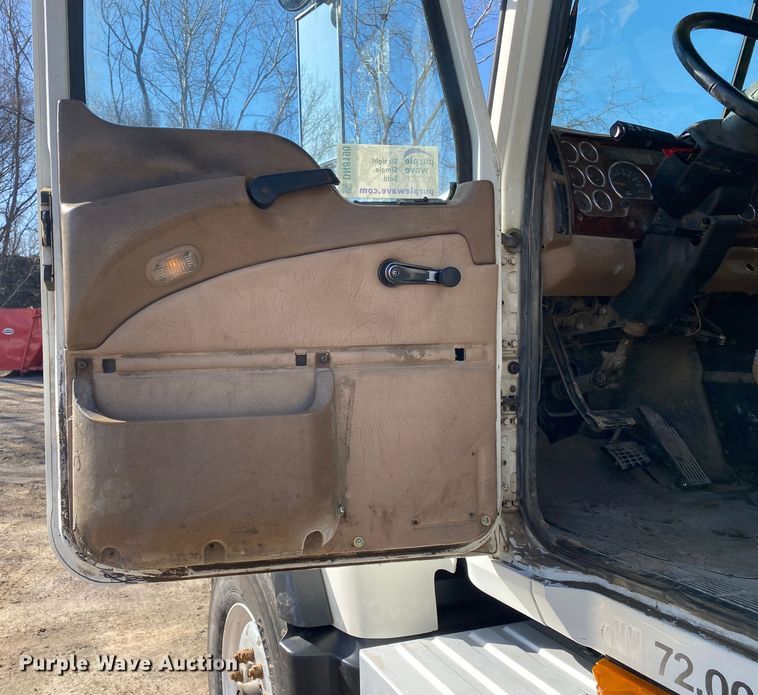 image for item DN8190 2005 Mack CV713  dump truck