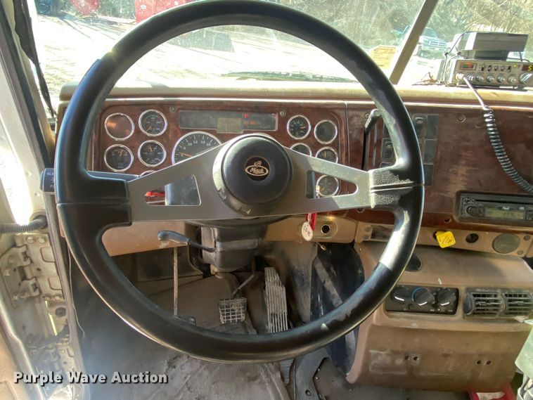 image for item DN8190 2005 Mack CV713  dump truck