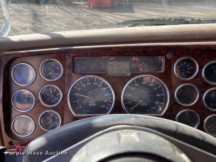 image for item DN8190 2005 Mack CV713  dump truck