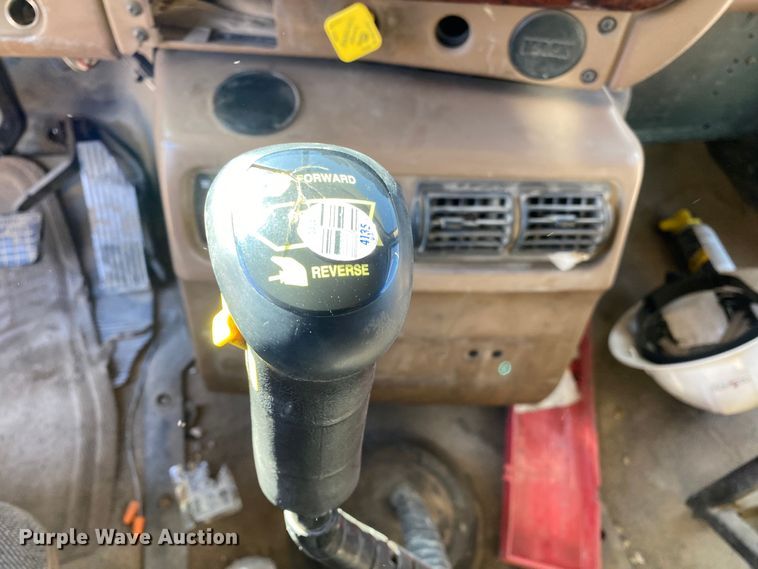 image for item DN8190 2005 Mack CV713  dump truck