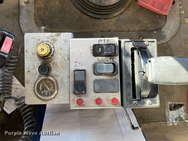 image for item DN8190 2005 Mack CV713  dump truck